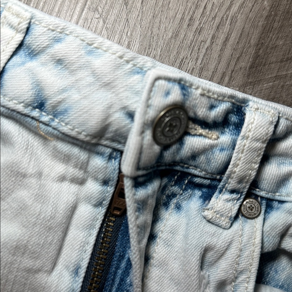 Altar'd State Cloud Wash Distressed Cut Off Denim Shorts - 24 - Picture 5 of 8